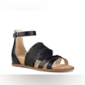 Nine West Vernell Flat Sandal size 9 W